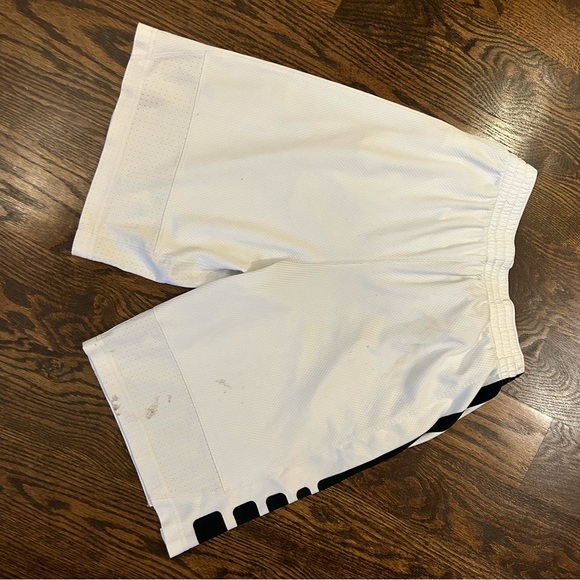 Nike Elite Shorts. White. XL - Picture 2 of 2